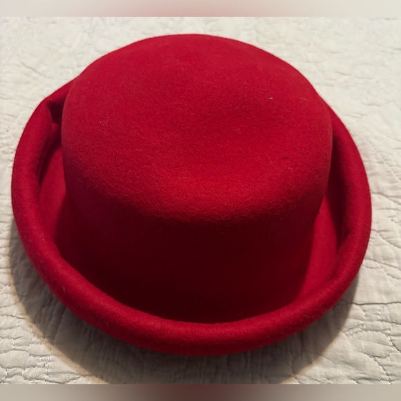 Amanda Smith Bowler Red Hat 100% Wool Made in Italy - Picture 2 of 5